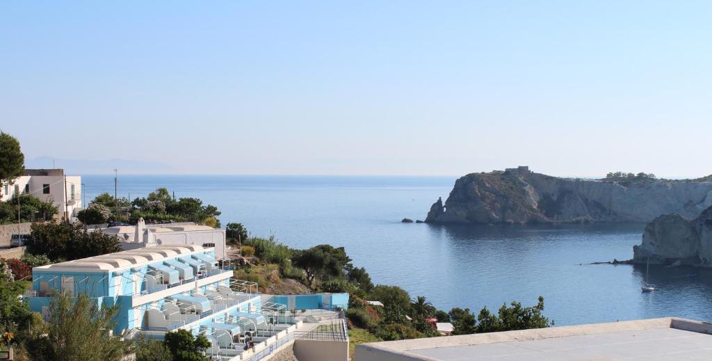 Magi - Appartamenti Maga Circe Ponza Bagian luar foto
