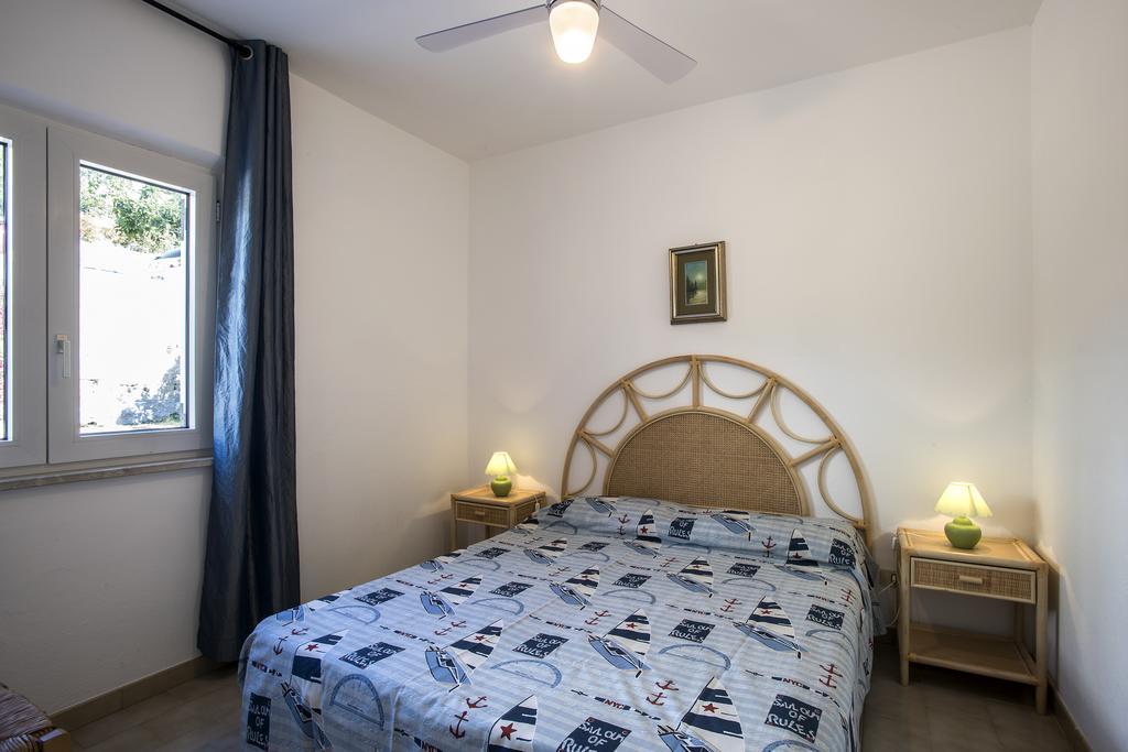 Magi - Appartamenti Maga Circe Ponza Bagian luar foto