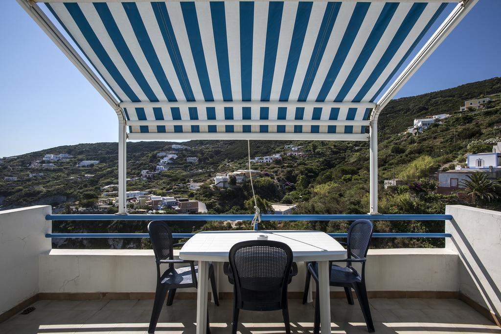 Magi - Appartamenti Maga Circe Ponza Bagian luar foto