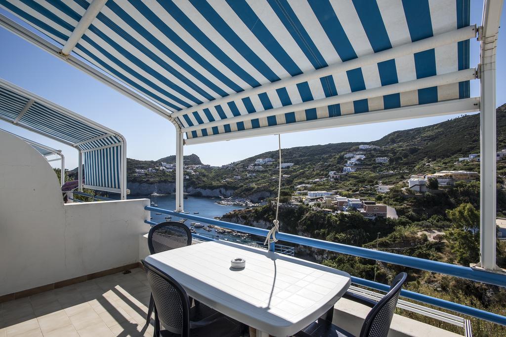 Magi - Appartamenti Maga Circe Ponza Bagian luar foto