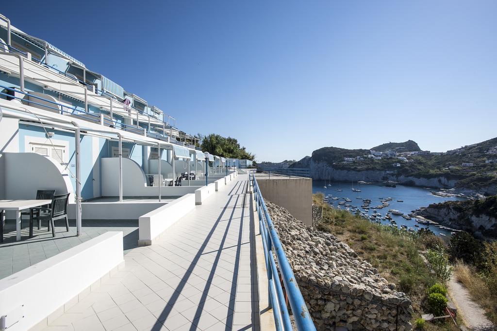 Magi - Appartamenti Maga Circe Ponza Bagian luar foto