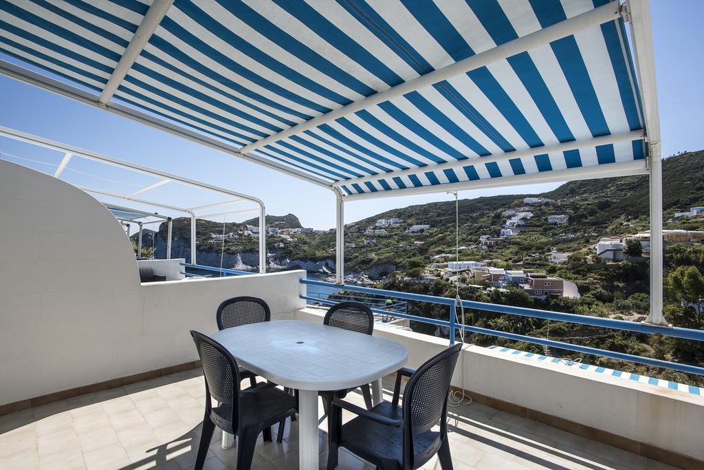 Magi - Appartamenti Maga Circe Ponza Bagian luar foto