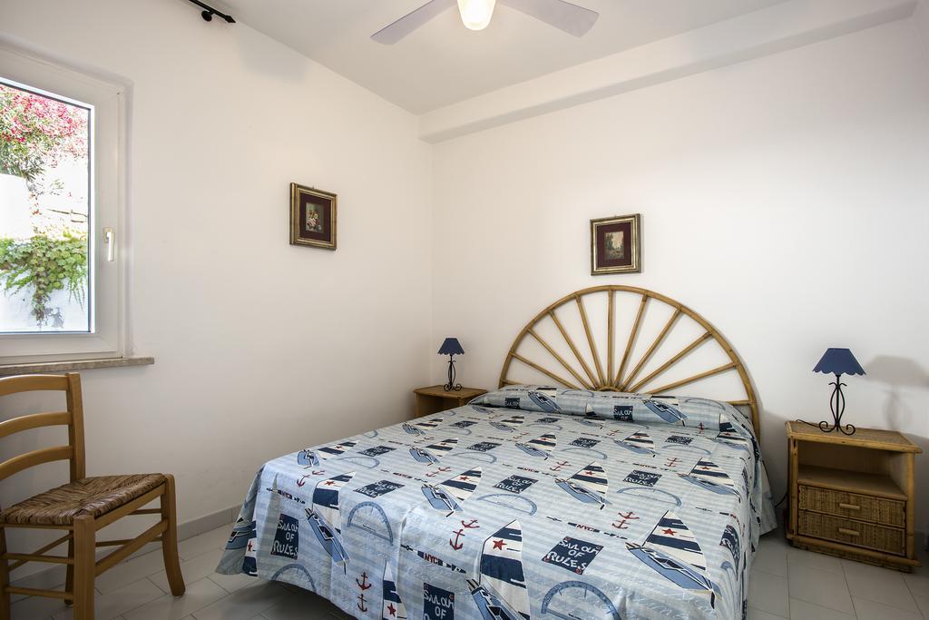 Magi - Appartamenti Maga Circe Ponza Bagian luar foto