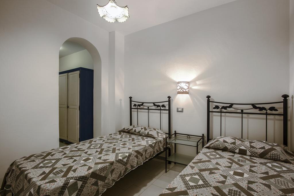 Magi - Appartamenti Maga Circe Ponza Bagian luar foto