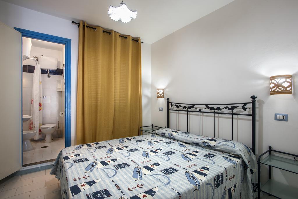 Magi - Appartamenti Maga Circe Ponza Bagian luar foto