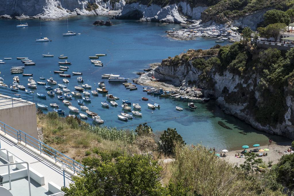 Magi - Appartamenti Maga Circe Ponza Bagian luar foto