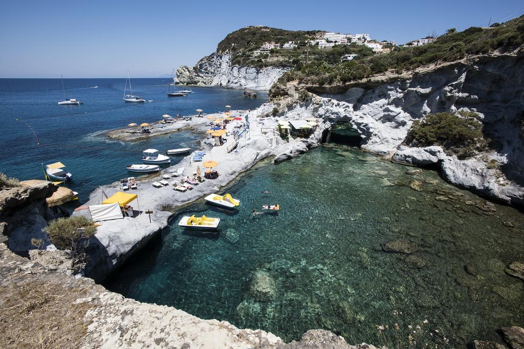 Magi - Appartamenti Maga Circe Ponza Bagian luar foto